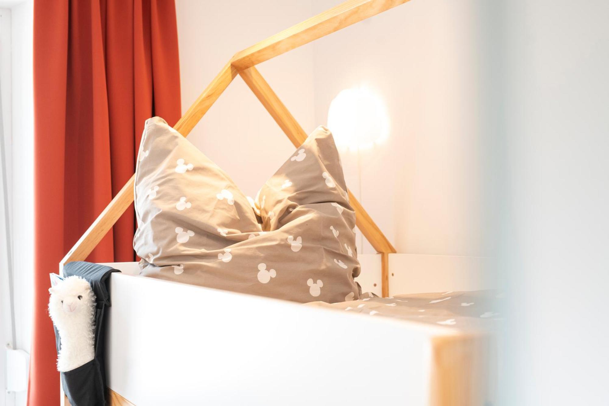 Bunter Hund Apartments - Zentrales Apartment, Parkplatz, Wintergarten, Kinderzimmer Rothenburg ob der Tauber Exterior photo